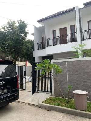 Rumah Bagus 2 Lantai di Cluster Puri Madani Pondok Cabe lokasi di Pamulang, tersedia melalui melalui situs Olx