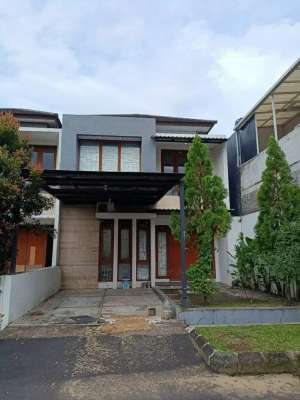 Rumah Bagus 2 lantai Siap Huni di Cluster Cherry Field Buah Batu. lokasi di Buahbatu (Margacinta), tersedia melalui melalui situs Olx