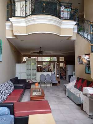 Rumah Bagus Murah 2 Lantai Siap Huni Di Taman Sentosa Cikarang lokasi di Cikarang Selatan, tersedia melalui melalui situs Olx