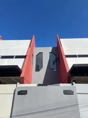 Rumah Baru Hook 3 Lantai berikut Furnish di Dago Cisitu lokasi di Dago, tersedia melalui melalui situs Olx