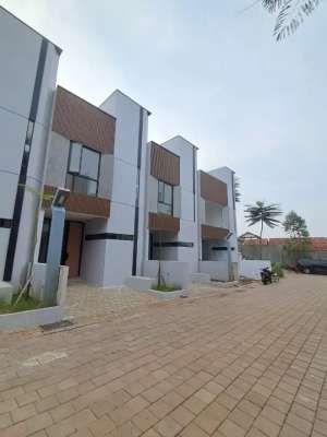 Rumah cantik industrial di krukut Depok lokasi di Limo, tersedia melalui melalui situs Olx