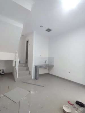 rumah dijual murah 2 lantai di pisangan matraman Jakarta Timur lokasi di Matraman, tersedia melalui melalui situs Olx
