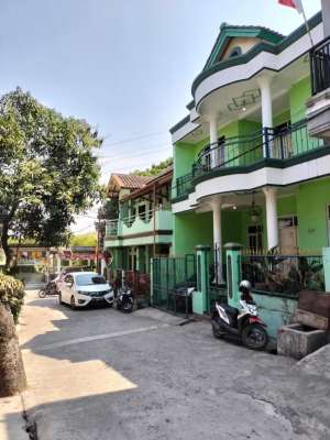 Rumah Komplek Permata Cimahi Siap Huni 2 Lantai SHM Akses Mudah lokasi di Ngamprah, tersedia melalui melalui situs Olx