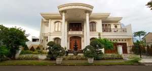 Rumah Mewah 2 Lantai Golf Terrace BSD Tangerang Selatan Banten lokasi di Bumi Serpong Damai, tersedia melalui melalui situs Olx