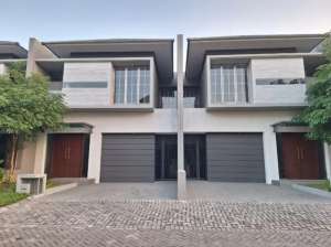 RUMAH MEWAH ROYAL RESIDENCE GREENWICH DEKAT CITRALAND PAKUWON GRAHA lokasi di Wiyung, tersedia melalui melalui situs Olx