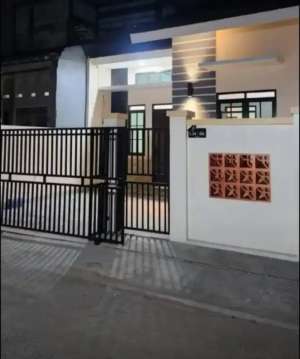 Rumah Minimalis modern harga 150 Juta di Depok lokasi di Pasar Rebo, tersedia melalui melalui situs Olx