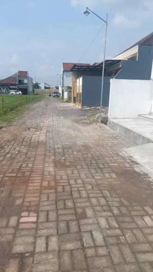 rumah moderen free desain harga 858jt di banyuanyar solo lokasi di Sumber, tersedia melalui melalui situs Olx