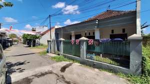 Rumah murah Cengger Ayam Tulusrejo Lowokwaru Malang Jual cpt B.U Poll lokasi di Lowokwaru, tersedia melalui melalui situs Olx