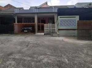 Rumah nyaman full renov di palem semi palem widelia karawaci lokasi di Kelapa Dua, tersedia melalui melalui situs Olx