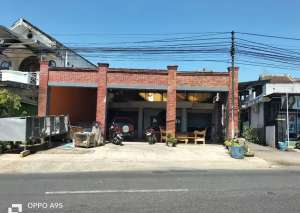 RUMAH PINGGIR JALAN RAYA TAMPINGAN BOJA lokasi di Boja, tersedia melalui melalui situs Olx