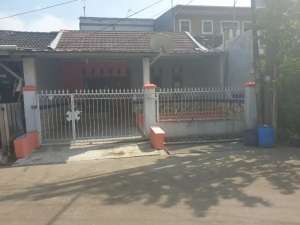 Rumah puri teluk jambe lokasi strategis dkt KCP,Galuh Mas, Al Azhar lokasi di Karawang Timur, tersedia melalui melalui situs Olx