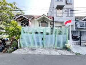 Rumah SHM 9 Mnt ke RSIA Metro Hospital Kebon Jeruk Hadap Timur J-24700 lokasi di Kebon Jeruk, tersedia melalui melalui situs Olx
