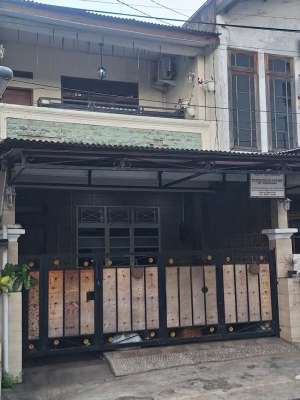 Rumah usaha di Matraman Akses Ramai 24 jam lokasi di Jatinegara, tersedia melalui melalui situs Olx
