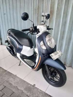 Jual bekas Scoopy fashion 2023 Biru,lokasi di Semarang Selatan
