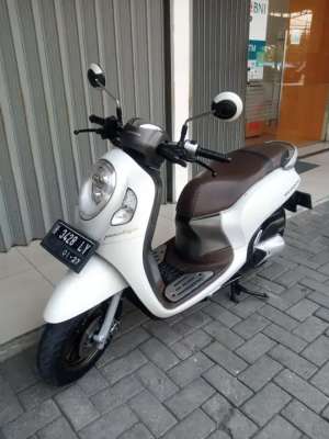 Jual bekas Scoopy prestige putih 2021,lokasi di Pedurungan