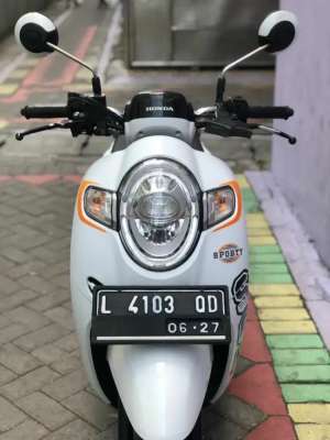 Jual bekas Scoopy Sporty th 2017 mulus pjk baru,lokasi di Bubutan