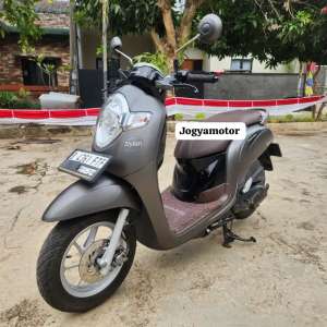 Jual bekas Scoopy stylish th 2018 NEGO ALUS,lokasi di Pesanggrahan