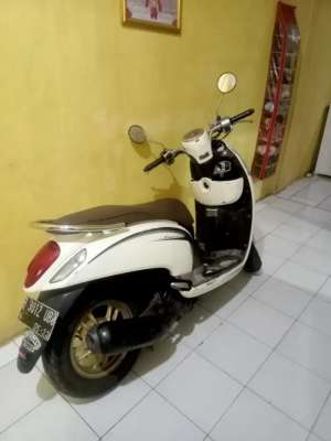 Jual bekas Scopi fi 2013 pjak of kleng of peknsudah pakai scopy baru jual aj 7.5,lokasi di Cisauk