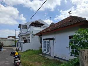 Tanah 120 m2 ada bangunan Lama type 36 lokasi di Sekarbela, tersedia melalui melalui situs Olx