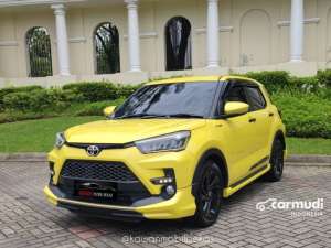 Jual bekas TDP 20jtToyota Raize 1,0 GR Sport 1 Tone SUV 2020 Kuning kondisi istimewa bergaransi dan dijamin siap pakai Kawanmobilbekas,lokasi di DKI Jakarta