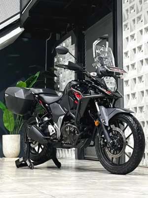 Jual bekas TERLARIS Suzuki V-Strom 250 SX 2023 Black edition,lokasi di Pakuwon