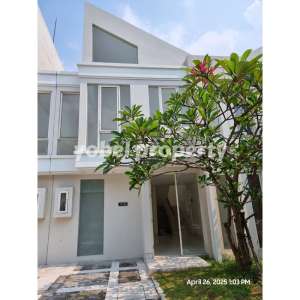 TERMURAH RUMAH DUA LANTAI GRAND PAKUWON CLUSTER ADELAIDE SURABAYA lokasi di Tandes, tersedia melalui melalui situs Olx