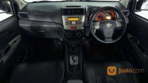 Jual bekas Toyota Avanza 1.5 Veloz AT 2014 Silver,lokasi di Kota Bekasi