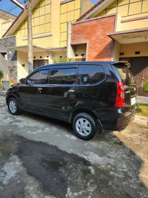 Jual bekas Toyota Avanza 2011 Bensin,lokasi di 