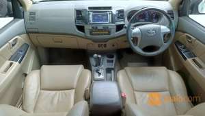 Jual bekas Toyota Fortuner 2.7 V 4x4 AT 2012 Putih,lokasi di Kota Surabaya