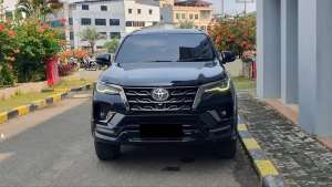 Jual bekas Toyota Fortuner VRZ GR Sport Kicksensor 2.8 AT 2022 Like New Record,lokasi di 
