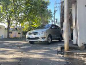 Jual bekas Toyota Kijang Innova 2.0 G Bensin AT Matic 2012,lokasi di 