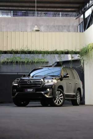 Jual bekas TOYOTA LANDCRUISER VXR 200 2017,lokasi di 