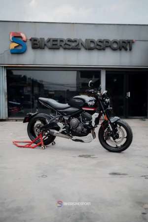 Jual bekas TRIUMPH TRIDENT 660 MODIF z900 r6 zx,lokasi di Cilandak