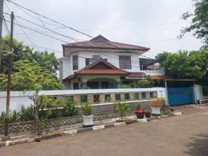 TURUN HARGARumah dg furniture di Komplek Bulog Jatimelati lokasi di Pondok Melati, tersedia melalui melalui situs Olx