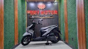 Jual bekas UD ENY MOTOR- HONDA BEAT STREET 2023 SILVER,lokasi di Tambaksari