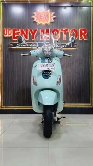 Jual bekas UD ENY MOTOR - Piaggio Vespa LX batik thn 2023,lokasi di Tenggilis Mejoyo