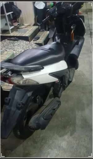 Jual bekas Vario 110 karbu putih jarang di pakai,lokasi di Cipondoh