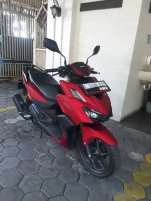 Jual bekas Vario 160cc cbs merah doff tangan 1 liat pasti suka,lokasi di Wiyung