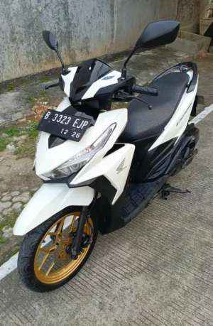 Vario Led Old 125 thn 2016 Gresshh lokasi di Duren Sawit, tersedia melalui melalui situs Olx