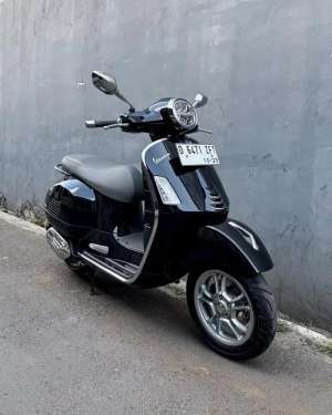 Jual bekas Vespa GTS 150 IGET 2024 ABS,lokasi di Cimahi Tengah