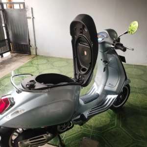 Jual bekas Vespa Primavera 150 - Blue,lokasi di Sukmajaya