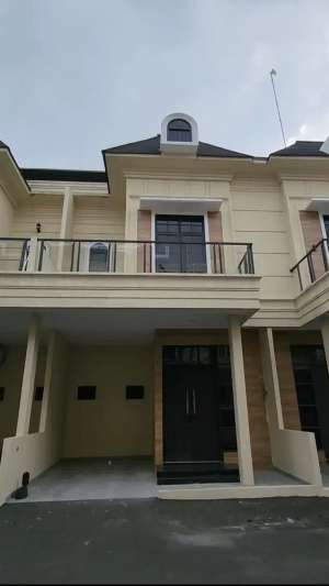 Villa Mewah Komplek Vrederick Haus Daerah Medan Baru Iskandar Muda lokasi di Medan Baru, tersedia melalui melalui situs Olx