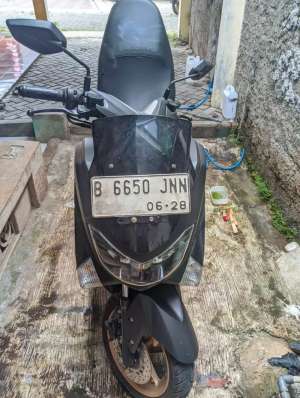 Jual bekas Yamaha NMAX 2018 Pajak Panjang - Maulana Motor,lokasi di Pondok Aren