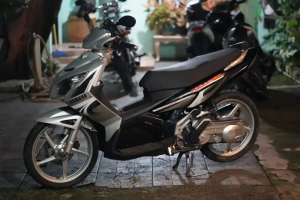 Jual bekas Yamaha nouvo z 2005,lokasi di Jatiwarna