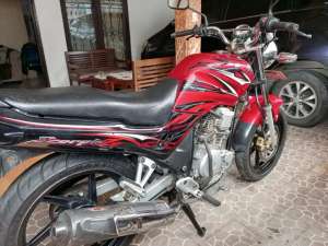 Jual bekas Yamaha Scorpio z 2009 akhir merah marun kondisi bagus,lokasi di Kebon Jeruk