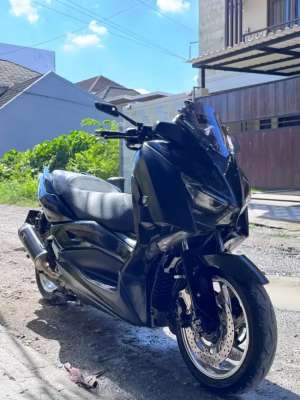 Jual bekas YAMAHA XMAX 2021 REGIST 2022 KM 13 RB,lokasi di Bekasi Timur