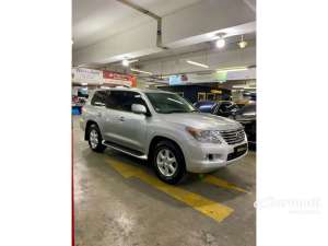 Jual bekas 2010 Lexus LX 570 5.7 SUV,lokasi di DKI Jakarta