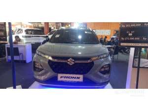 Jual bekas 2025 Suzuki Fronx 1.5 SGX Hybrid 2 Tone SUV diskon 18juta,lokasi di Jawa Barat
