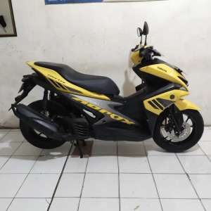 Jual bekas Aerox Non ABS 2017 -Kuning Bagus lengkap,lokasi di Cinere