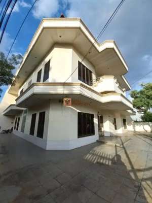 Bayar Tanah Saja, Dapat Rumah Hook Mewah Green Garden Jakarta Barat lokasi di Kebon Jeruk, tersedia melalui melalui situs Olx